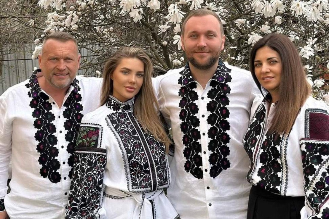 Родина Гринкевичів (зліва направо): Ігор Гринкевич, Ольга Гринкевич-Швед (дочка), Роман Гринкевич (син), Світлана Гринкевич (дружина).