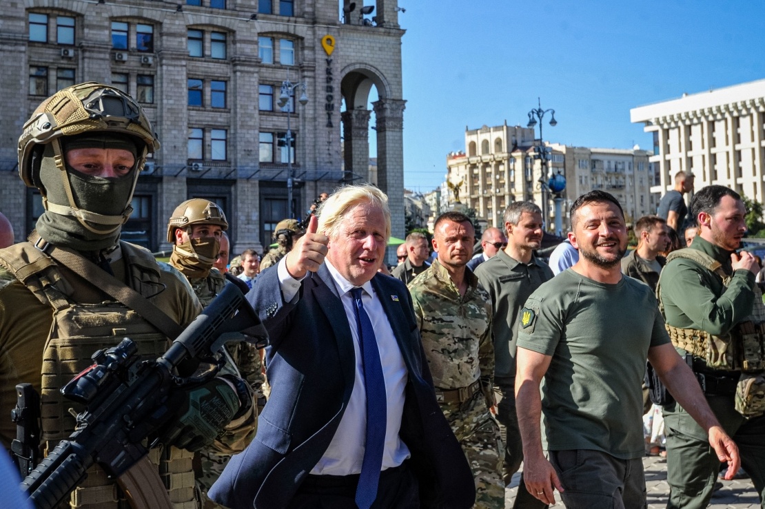 Boris Johnson together with Volodymyr Zelensky on Independence Square in Kyiv, August 24, 2022.