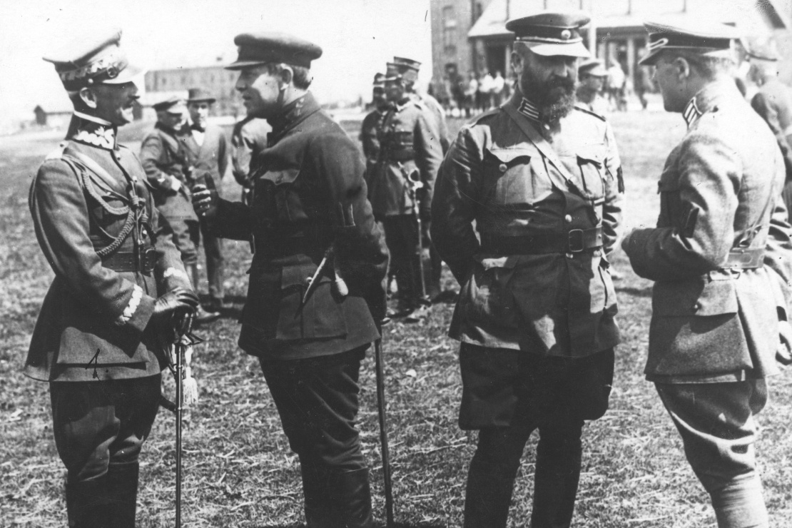 From left to right: Polish General Antony Listovsky, Commander-in-Chief of the Army of the Ukrainian Peopleʼs Republic Simon Petlyura and Ukrainian Colonels Volodymyr Salskyi and Marko Bezruchko in Berdychev, April 1920.