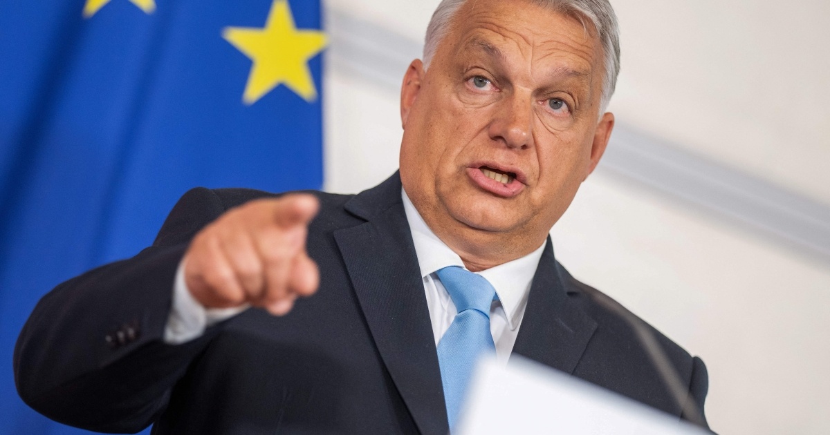 PM of Hungary says he wonʼt give money to Ukraine over “Energoatom” scandal. MFA replied that it was not his place to lecture about corruption