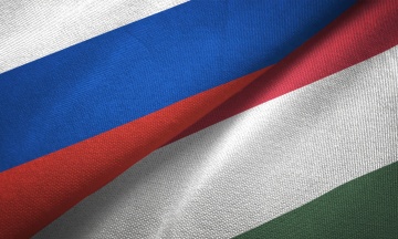 Politico: Угорщина уклала 12-пунктну таємну угоду з РФ перед виборами. Що в ній