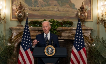 Joe Biden signed a bill on military aid to Ukraine