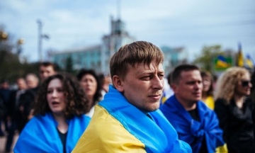 Ви не забули, що Луганськ — це Україна, правда ж? Ностальгічний тест луганців «Бабеля» (а їх у нас троє) про історію міста, в яке вони неодмінно повернуться