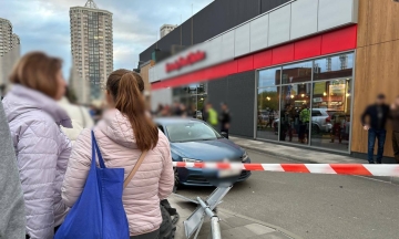 A mother with her 2-year-old daughter and two men were injured in a road accident with the head of the Brovary District Administration. Everyone is in the hospital
