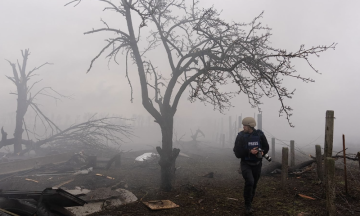 Director Mstislav Chernov won the US Directors Guild Award for the film “20 Days in Mariupol”