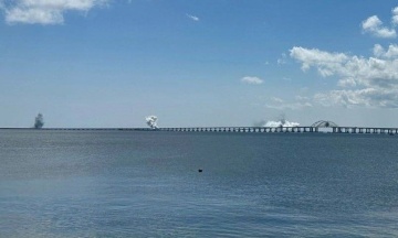 Explosions rang out in the area of the Crimean bridge. The Ministry of Defense of the Russian Federation informed about a missile attack