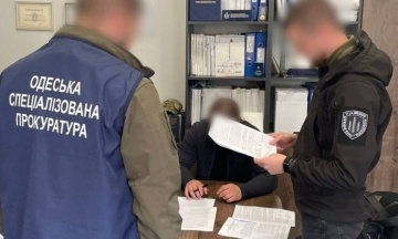 Law enforcement officers exposed a military man who helped suspects in the shooting of policemen in the Vinnytsia region
