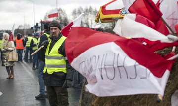 Polish protesters completely blocked the movement of trucks through Shegyny