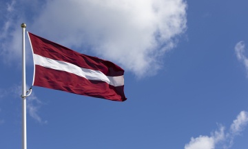 Latvia partially resumed issuing visas to Russians