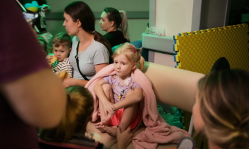 «Охматдит» під ударом. Працівники і постраждалі розповідають про ракетну атаку на найбільшу дитячу лікарню України. Фоторепортаж