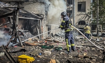 Росіяни обстріляли Харків авіабомбами — є загиблий залізничник та поранені
