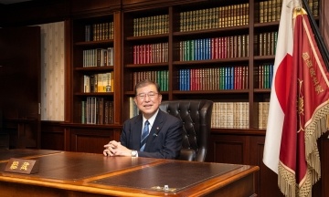 The former head of the Ministry of Defense Shigeru Ishiba officially became the new prime minister of Japan