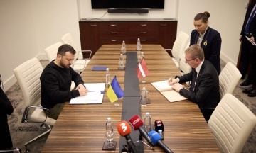 Ukraine and Latvia signed a bilateral agreement on security guarantees