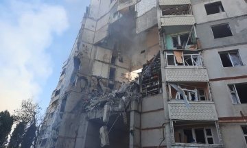 У Харкові з-під завалів багатоповерхівки дістали тіло жінки. Кількість загиблих зросла до чотирьох