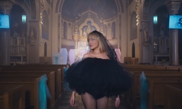 A priest lost his position in New York — singer Sabrina Carpenter shot a music video in his church