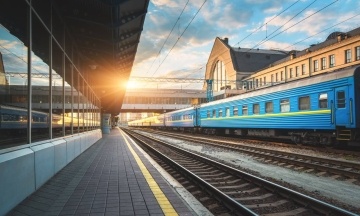 “Ukrzaliznytsia” plans changes — dynamic prices for premium class tickets and new return conditions