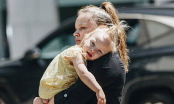 Процес над суддею Тандиром триває два роки. Його звинувачують у пʼяній ДТП і загибелі нацгвардійця Вадима Бондаренка. Що за цей час стало з родиною Вадима, Тандиром і суддею, який рухає справу вперед