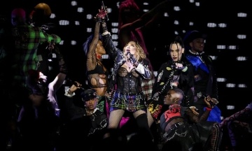 На безкоштовний концерт Мадонни у Ріо-де-Жанейро прийшли 1,6 мільйона людей. Співачка побила рекорд