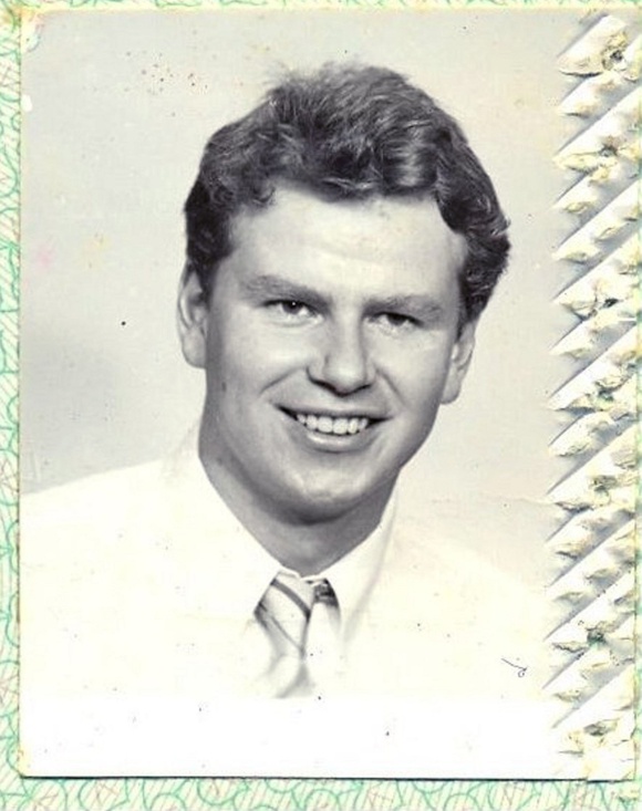 <p>Паспортне фото Віктора Кожени з початку 1990-х.</p>