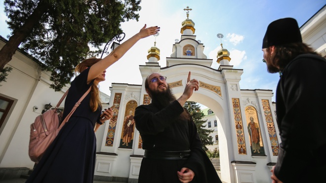 ”We consider the Lavra our property, because it was built by the church until 1917.” Priests of the UOC MP gave a tour of the Kyiv-Pechersk Lavra and told why they donʼt expel pro-Russian collaborators