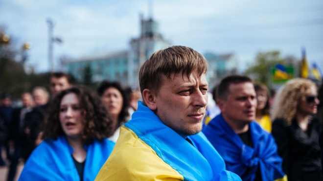 Ви не забули, що Луганськ — це Україна, правда ж? Ностальгічний тест луганців «Бабеля» (а їх у нас троє) про історію міста, в яке вони неодмінно повернуться