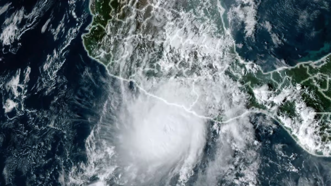 Ураган «Отіс» обрушився на Мексику. Він має найвищий рівень небезпеки