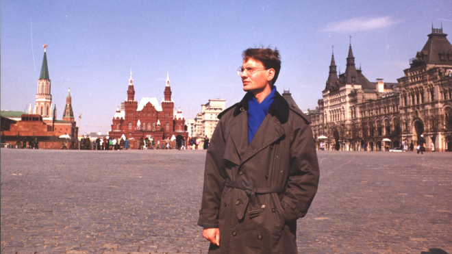 37 років тому німецький пілот-любитель Матіас Руст обійшов радянську ППО і приземлився на Красній площі. Йому допомогла недбалість військових і неймовірна удача — історія в архівних кадрах