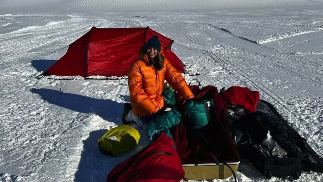 Британка встановила новий рекорд самостійної полярної експедиції. Вона пройшла 1 485 кілометрів по Антарктиці