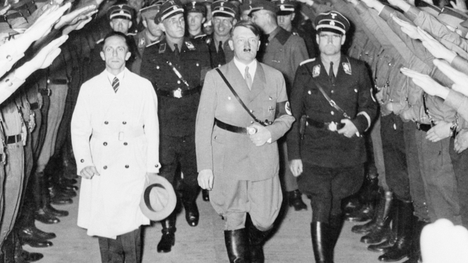У 1945-му німецька пропаганда до останнього переконувала, що Гітлер переможе, а США за все заплатять. Знайомий прийом? Розповідаємо, як ним користувалися нацисти і що стало з тими, хто їм допомагав