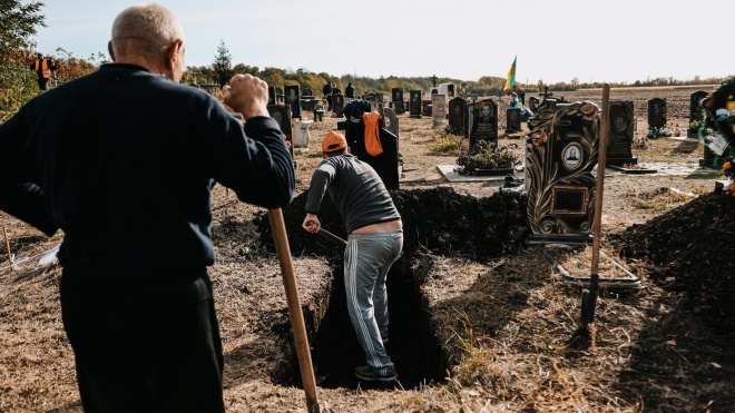 ”The whole village disappeared. As if there was no one.” A Russian missile killed 52 people in Hroza. A report from a village where everyone has lost someone