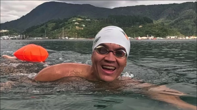 Шотландець проплив між островами Нової Зеландії та встановив новий світовий рекорд
