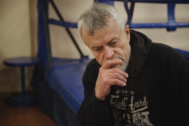 Тренер з боксу Володимир Кириченко у своєму залі.
