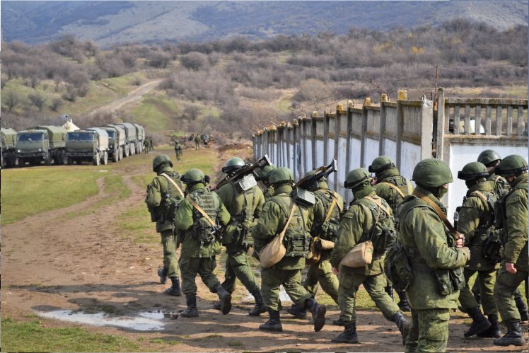 Російські військові під час окупації Криму.