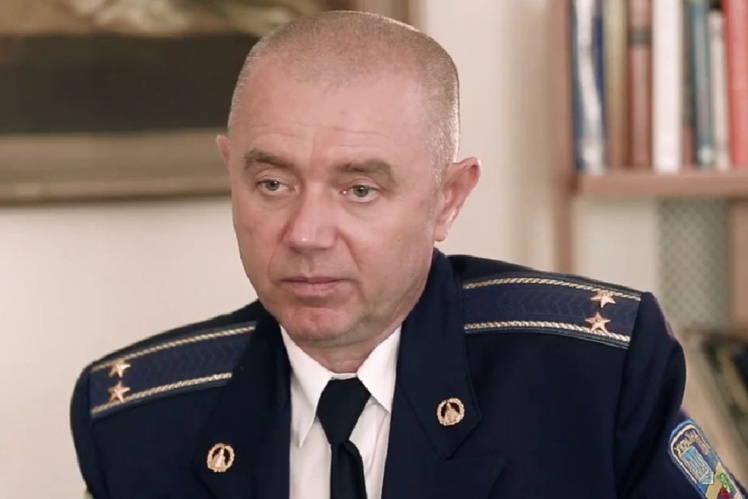 Roman Svitan in 2019. Epaulettes correspond to the rank of lieutenant colonel of the Air Force of Ukraine.