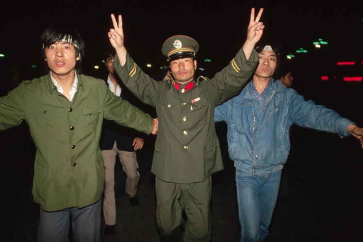 Один із військових, який підтримав протести, травень, 1989 року.