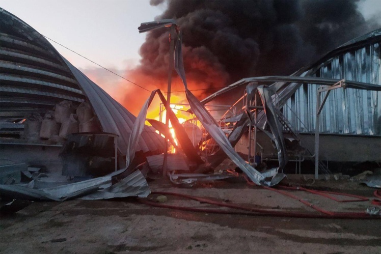 A fire at one of the granaries after the Russian shelling of Odesa, July 21, 2022