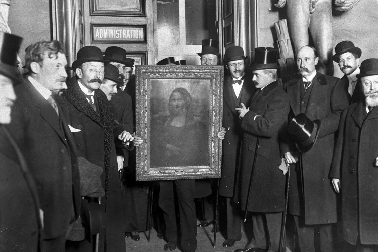 «Мону Лізу» повертають у Лувр, 4 січня 1914 року.