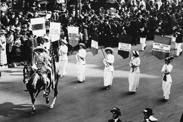 Марш суфражисток у Нью-Йорку, початок 1900-х років.