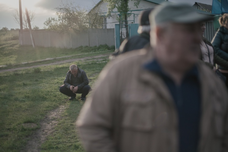 The Semenivka community gathered to talk about collaborators in the village and impunity.