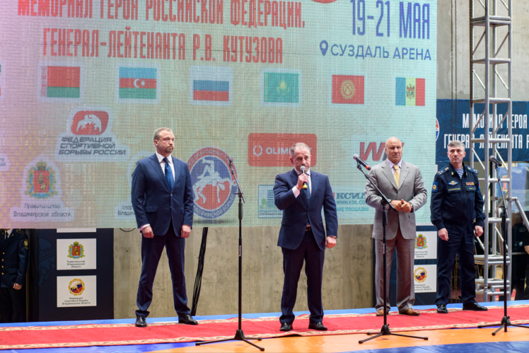 A representative of the Airborne Forces of the Russian Federation at the tournament in memory of Kutuzov (far right).