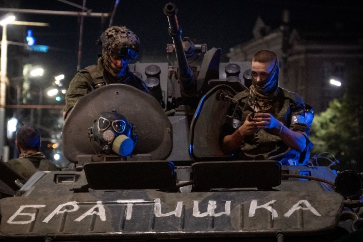 Fighters of the PMC "Wagner" in Rostov-on-Don on the evening of June 24, 2023.