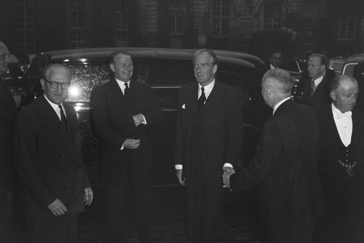 Franco-British meeting during the Suez crisis of 1956. French Foreign Minister Christian Pinot is on the far right.