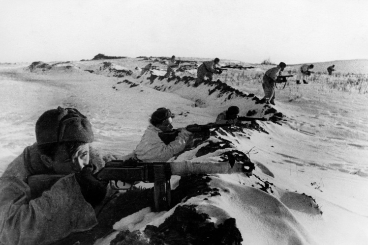 Контратака радянських військ під Москвою, грудень 1941 року.