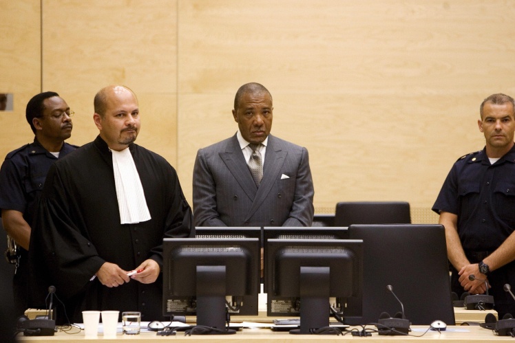 Експрезидент Ліберії Чарльз Тейлор під час засідання Спеціального суду щодо Сьєрра-Леоне.