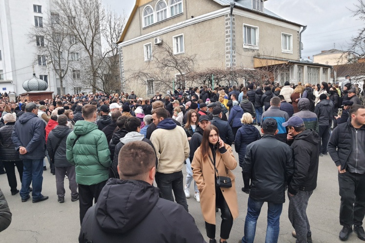 Мітинг на підтримку Ананьєва зібрав майже чотири тисячі мешканців Хмельницького.