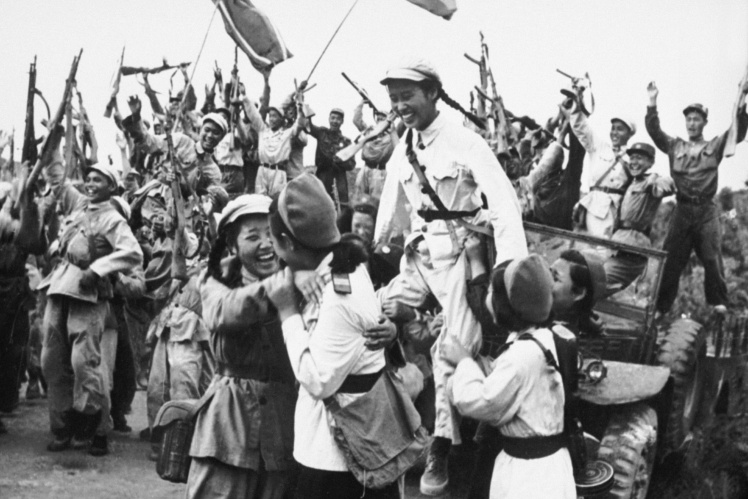 The troops of the DPRK and China celebrate one of the local victories over the Americans in the fall of 1950.