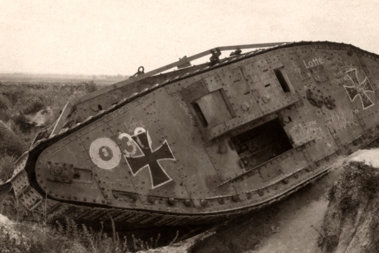 Трофейний британський танк із німецьким маркуванням, 1918 рік.