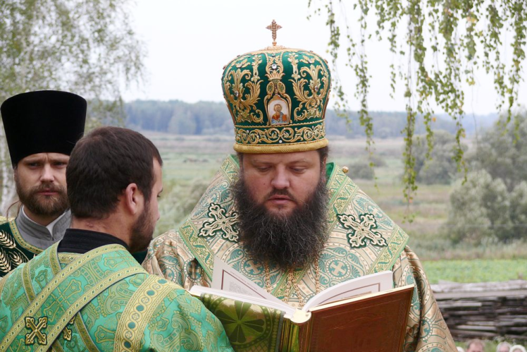 Bishop Luka in the Konotop Diocese of the UOC MP, 2008.