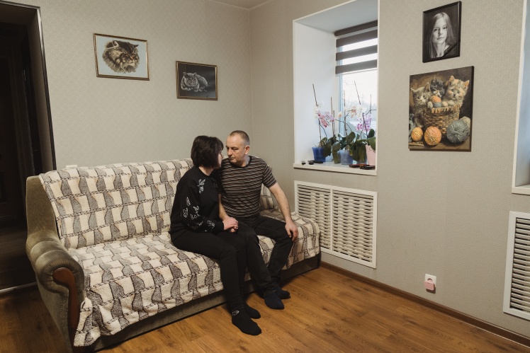 Батьки Альбіни Харченко вдома.