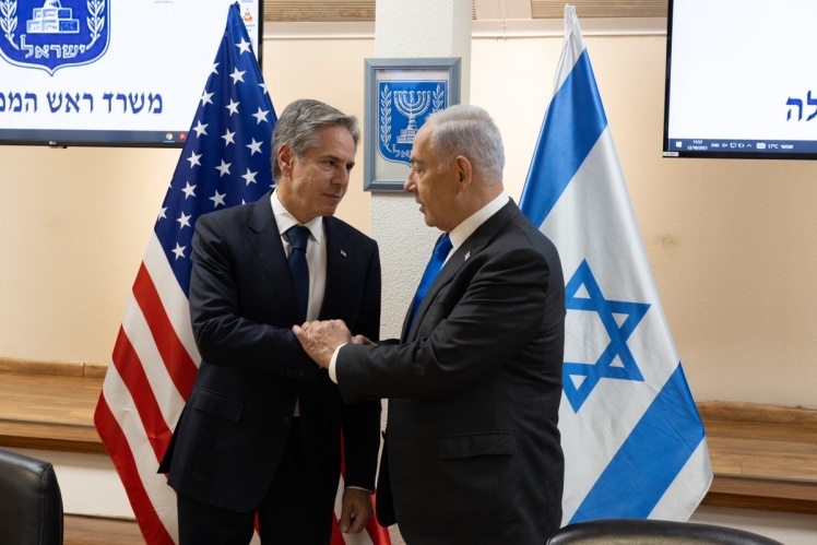 Державний секретар США Ентоні Блінкен та премʼєр-міністр Ізраїлю Біньямін Нетаньягу, 12 жовтня 2023 року.
